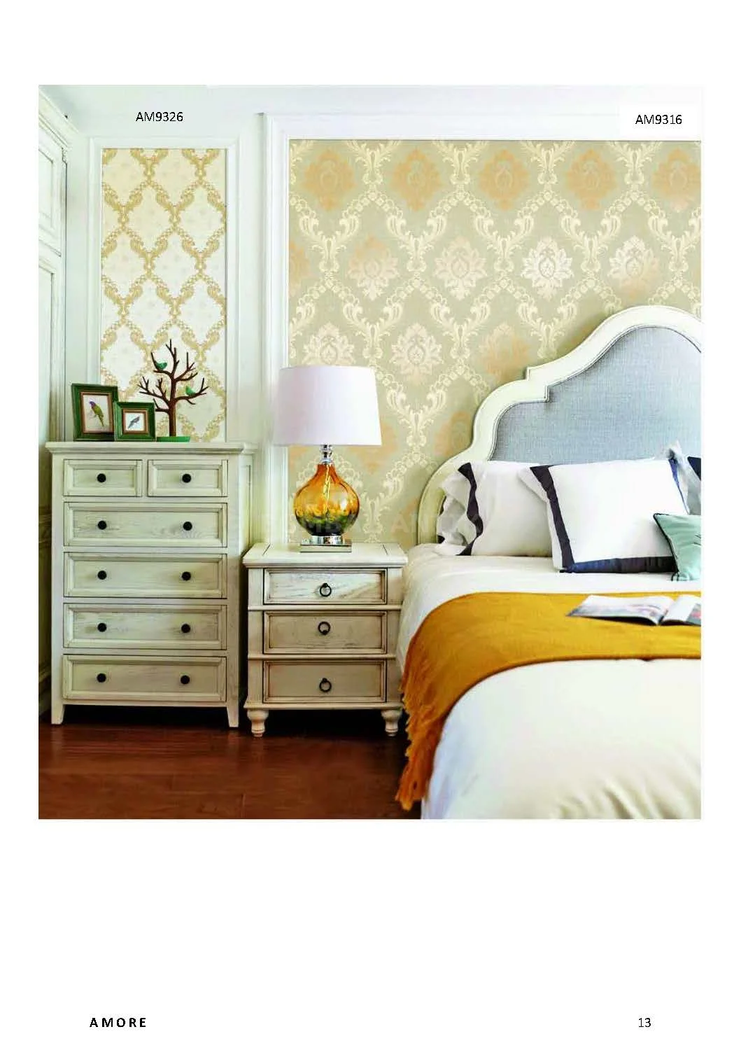 Amore Motif Wallpaper