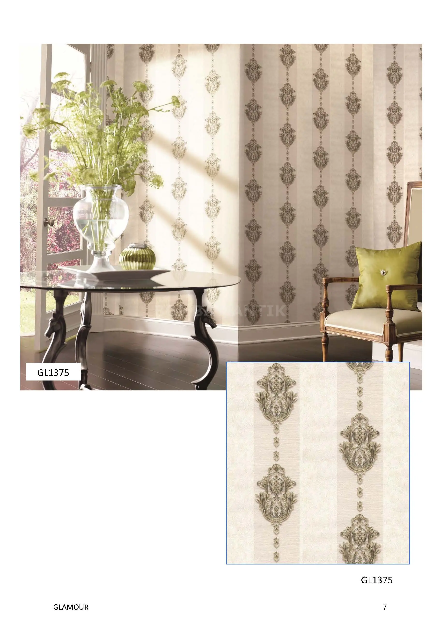 Glamour Motif Wallpaper